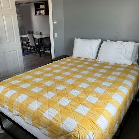 12 Ashworth Ave Suites Hampton Eksteriør billede